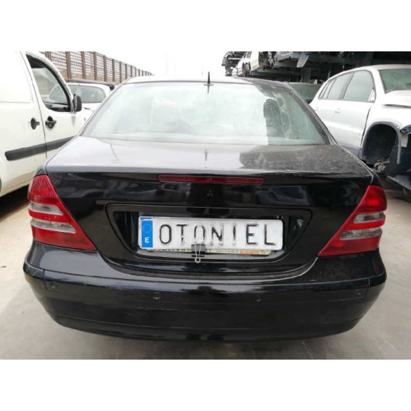 mercedes-benz clase c (w203) berlina del año 2003