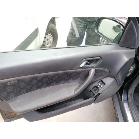 mercedes-benz clase c (w203) berlina del año 2003