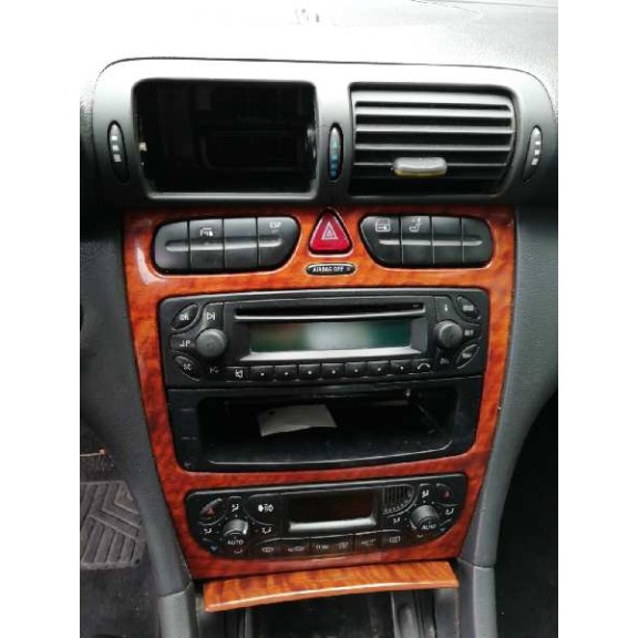 mercedes-benz clase c (w203) berlina del año 2003