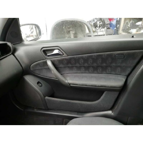 mercedes-benz clase c (w203) berlina del año 2003