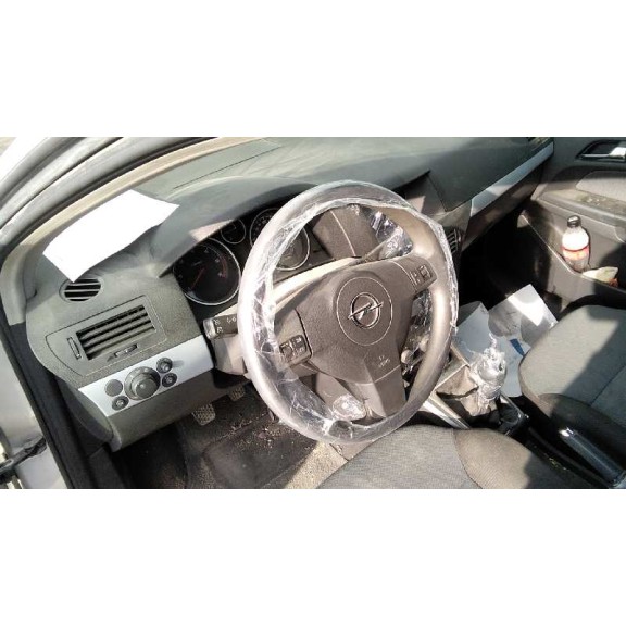 opel astra h berlina del año 2005