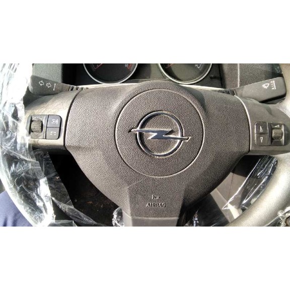 opel astra h berlina del año 2005