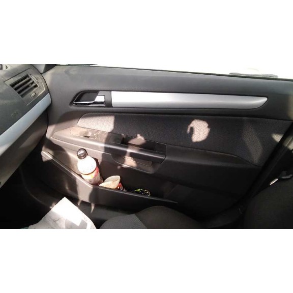 opel astra h berlina del año 2005