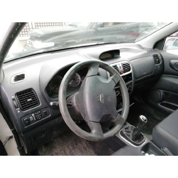 mitsubishi space star (dg0) del año 2004