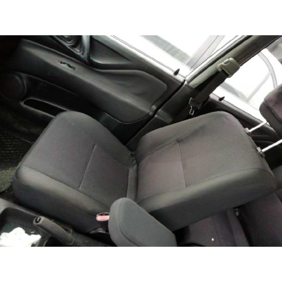 mitsubishi space star (dg0) del año 2004