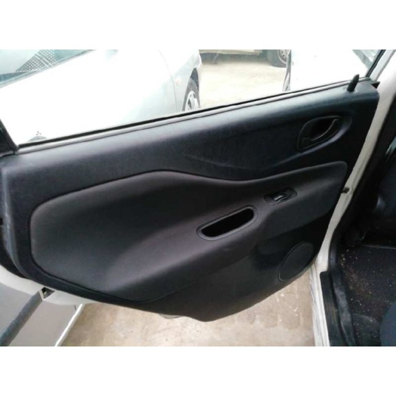 mitsubishi space star (dg0) del año 2004