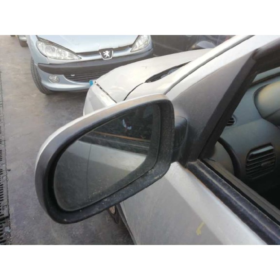 opel corsa c del año 2002