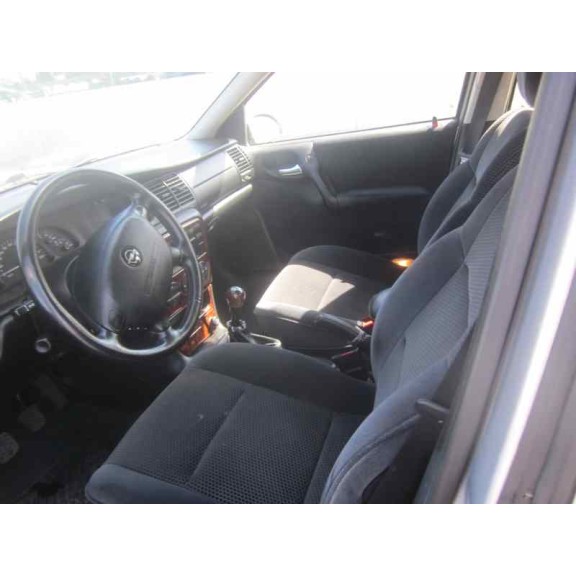 opel vectra b berlina del año 2000