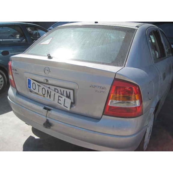 opel astra g berlina del año 2002