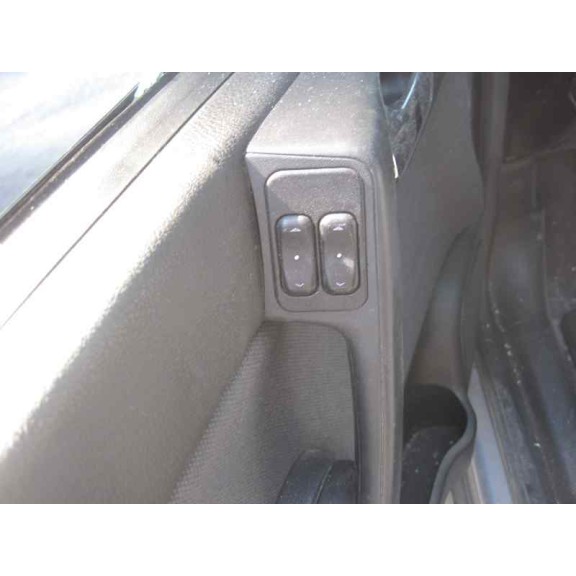 opel astra g berlina del año 2002