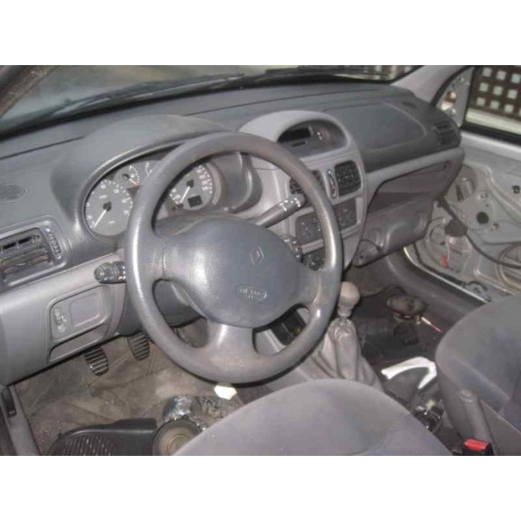 renault clio ii fase i (b/cbo) del año 2000
