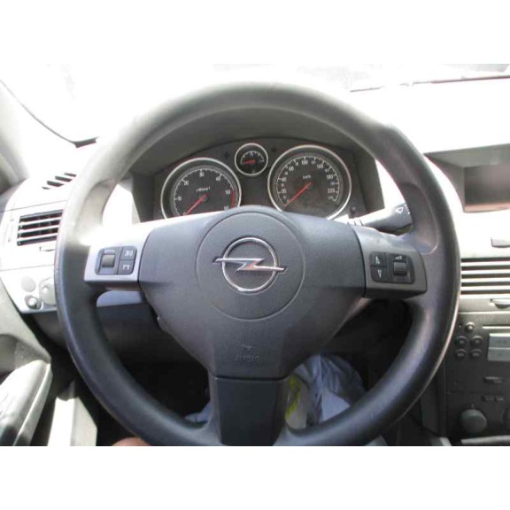 opel astra h berlina del año 2005