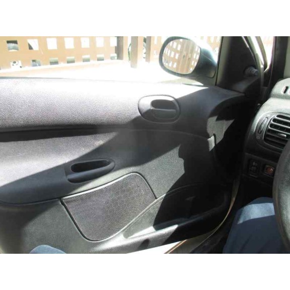 peugeot 206 berlina del año 2004