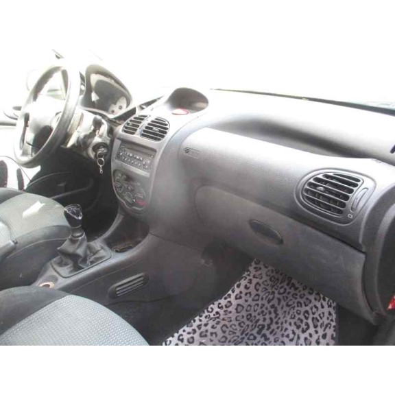 peugeot 206 berlina del año 2004