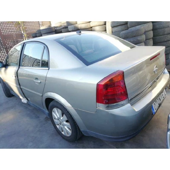 opel vectra c berlina del año 2002
