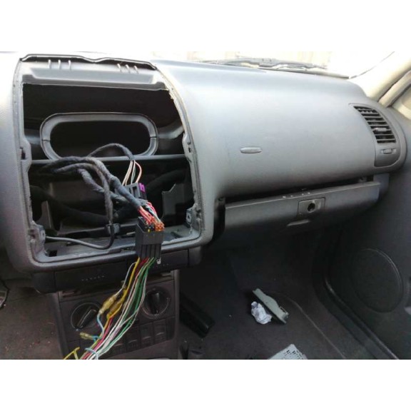 volkswagen polo berlina (6n2) del año 2001