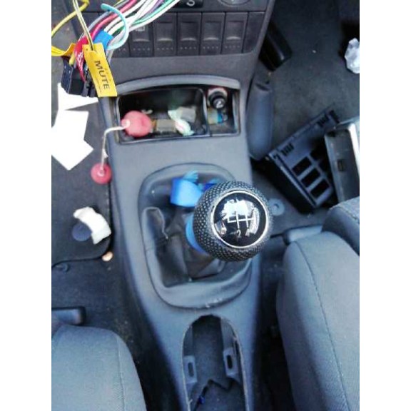 volkswagen polo berlina (6n2) del año 2001