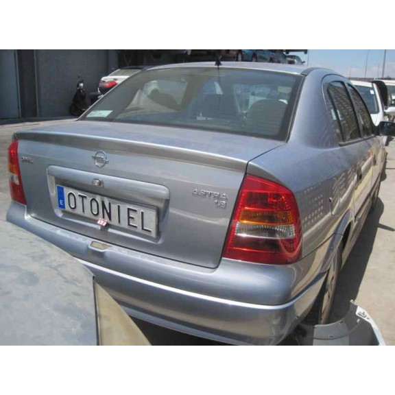 opel astra g berlina del año 2002