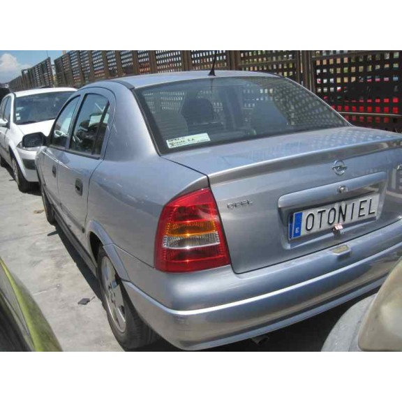 opel astra g berlina del año 2002