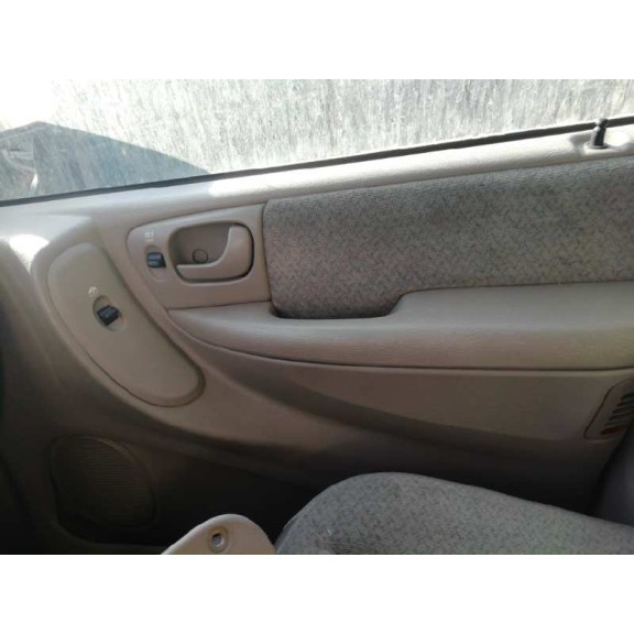 chrysler voyager (rg) del año 2001