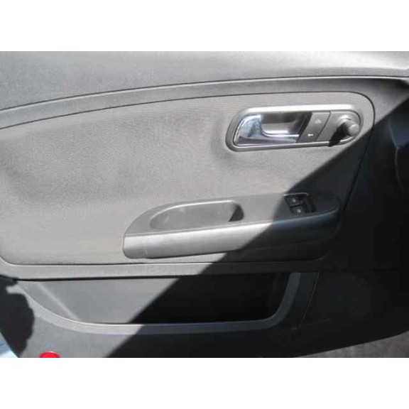 seat ibiza (6l1) del año 2005