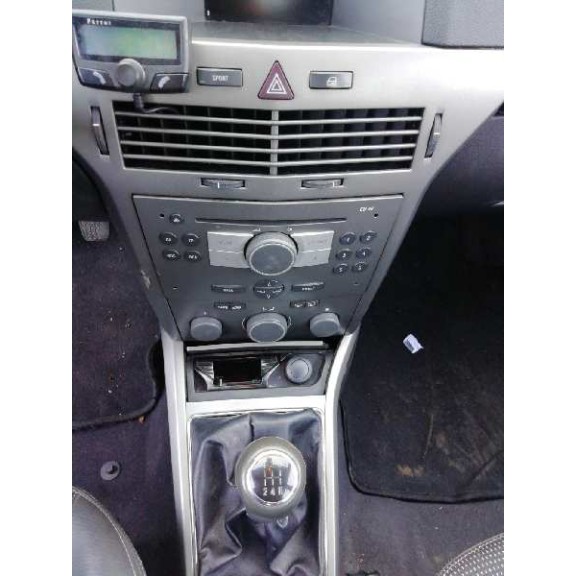 opel astra h berlina del año 2005