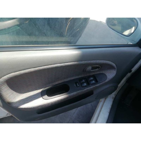 kia rio del año 2002