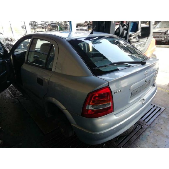 opel astra g berlina del año 2002