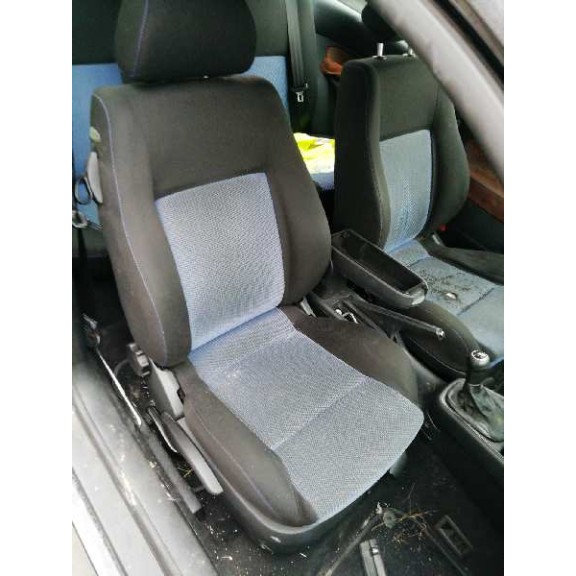 volkswagen golf iv berlina (1j1) del año 2000