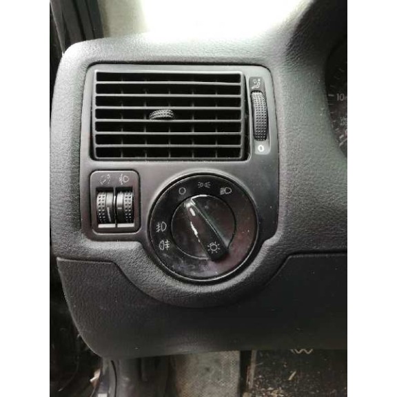 volkswagen golf iv berlina (1j1) del año 2000