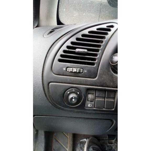 citroën xsara berlina del año 2004