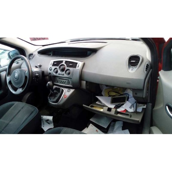 renault scenic ii del año 2004