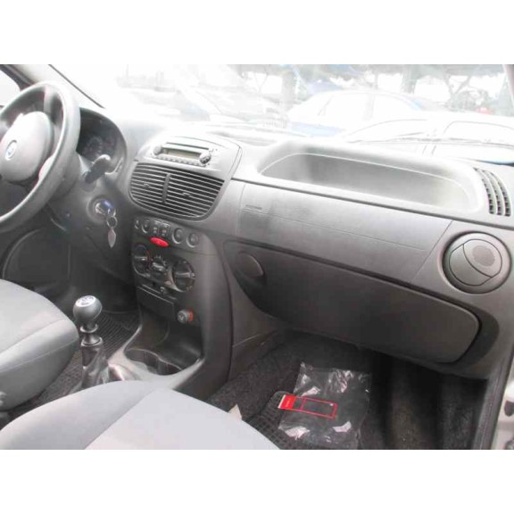 fiat punto berlina (188) del año 2005