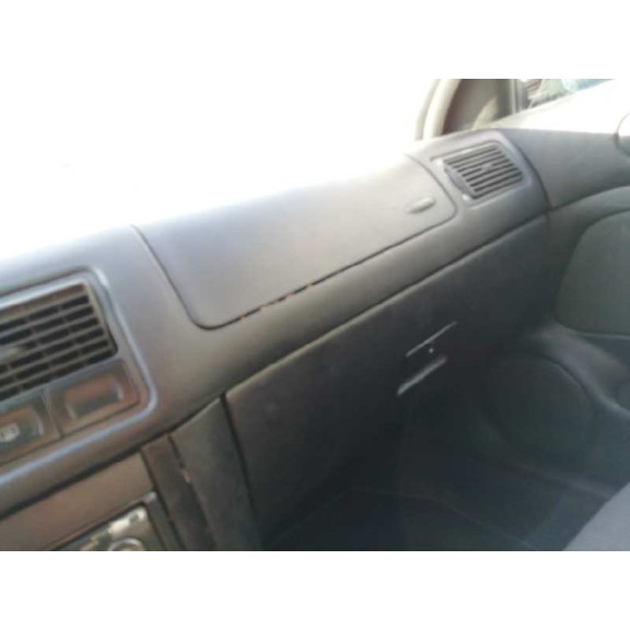 volkswagen golf iv berlina (1j1) del año 2002