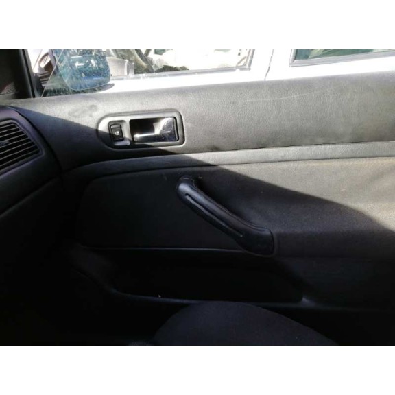 volkswagen golf iv berlina (1j1) del año 2002