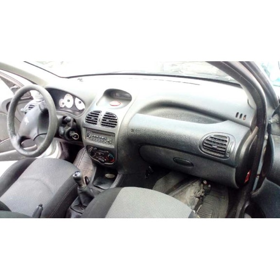 peugeot 206 berlina del año 2003