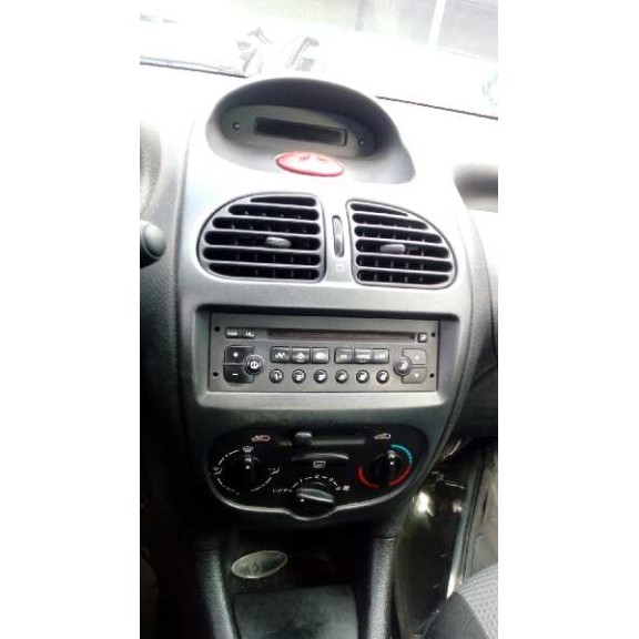 peugeot 206 berlina del año 2003