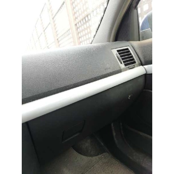 opel vectra c berlina del año 2004