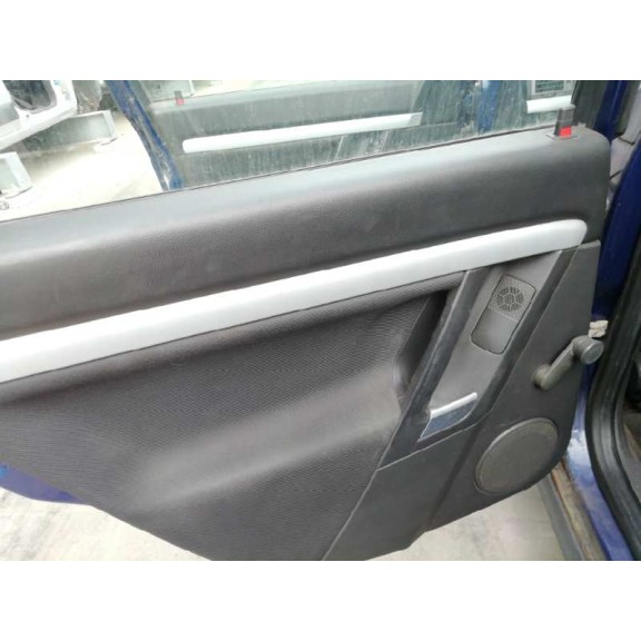 opel vectra c berlina del año 2004