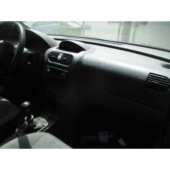 opel corsa c del año 2004