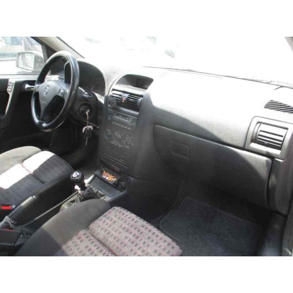 opel astra g berlina del año 2001