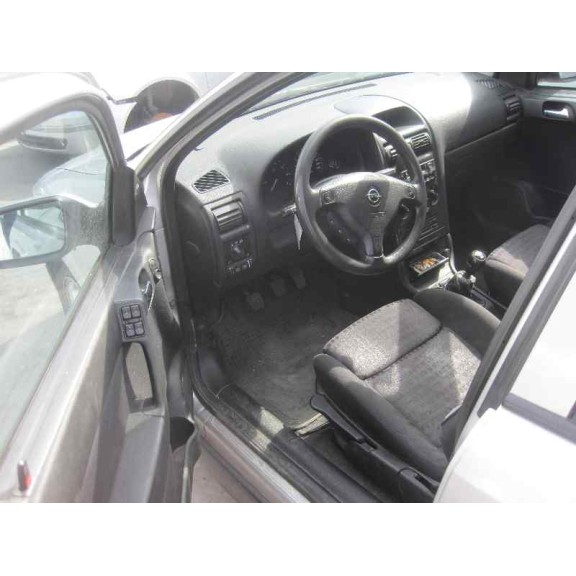 opel astra g berlina del año 2001