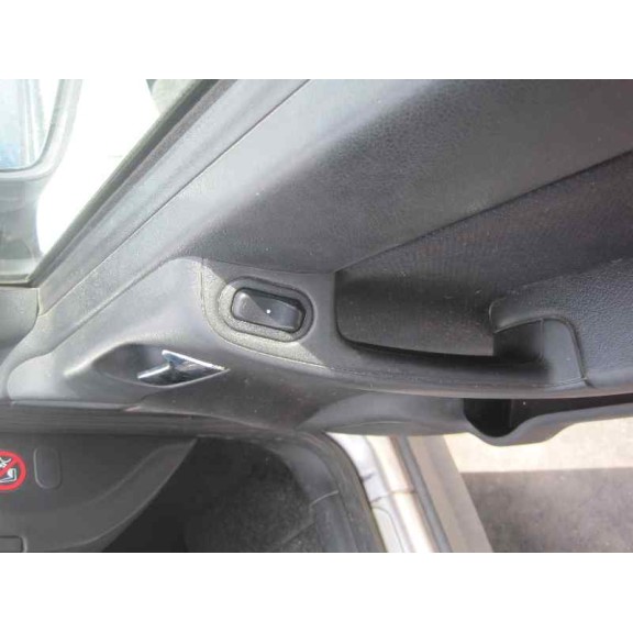 opel astra g berlina del año 2001