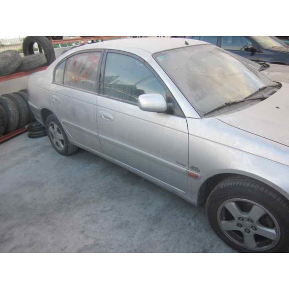 toyota avensis berlina (t 22) del año 2002