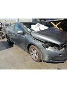 volvo v40 del año 2016 2