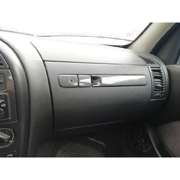 citroën xsara berlina del año 2002