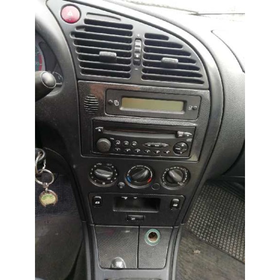 citroën xsara berlina del año 2002