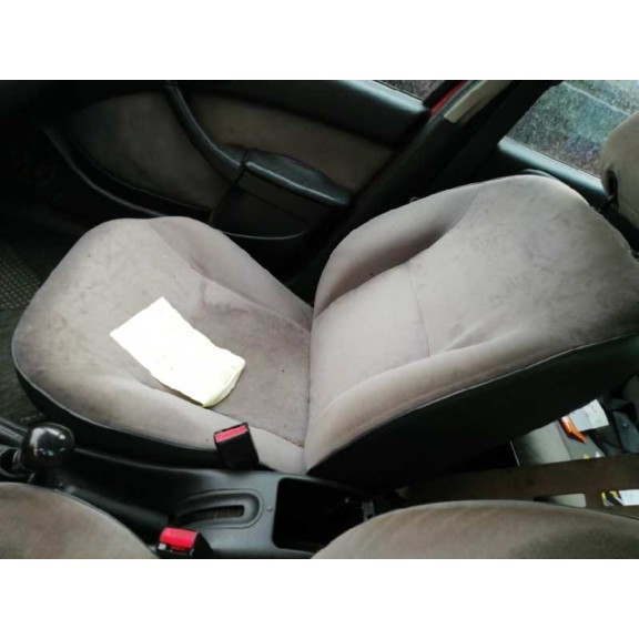 citroën xsara berlina del año 2002