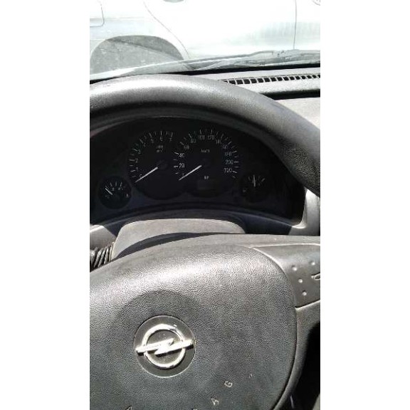 opel corsa c del año 2002