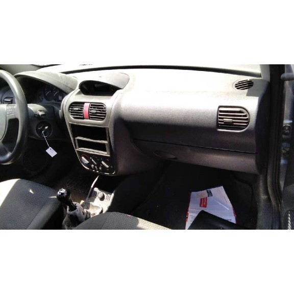 opel corsa c del año 2002
